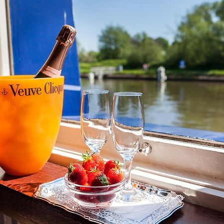 Boat Hotel De Barge Брюгге Екстер'єр фото