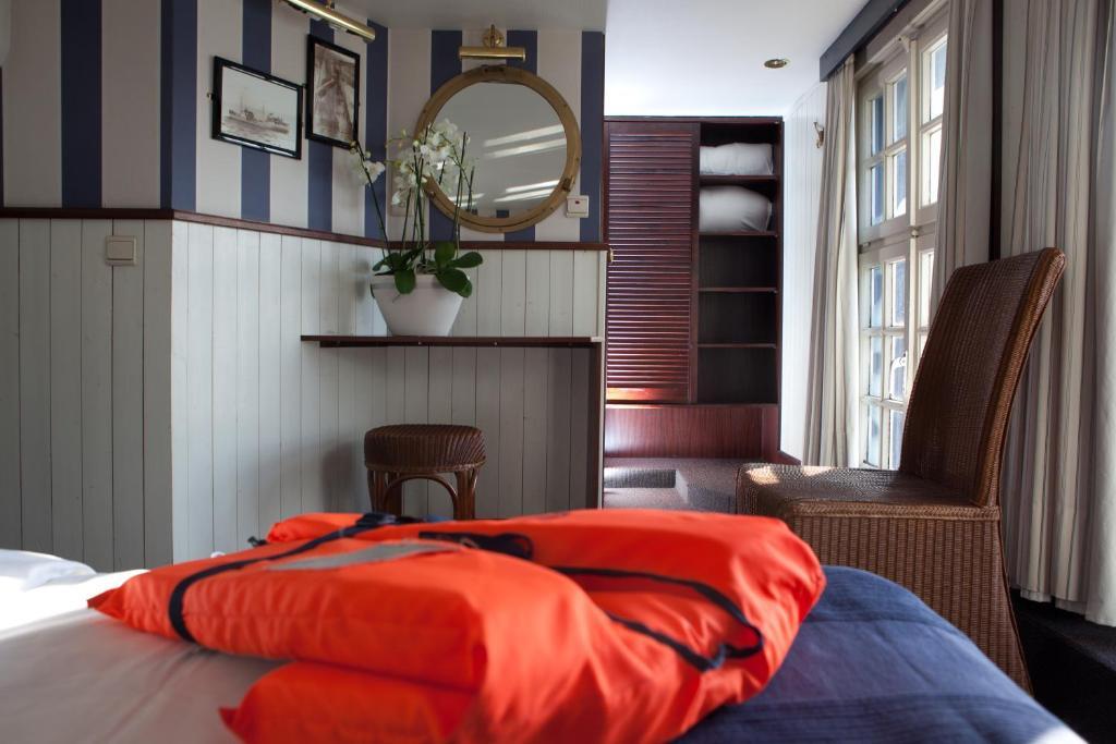 Boat Hotel De Barge Брюгге Номер фото