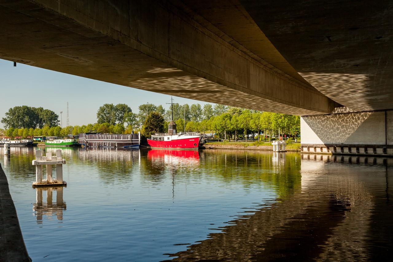 Boat Hotel De Barge Брюгге Екстер'єр фото